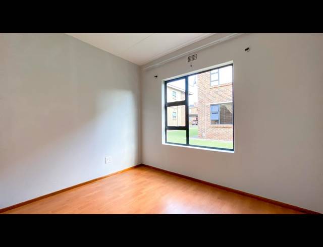 2 BEDROOM TOWNHOUSE FOR SALE IN ALBERTSDAL